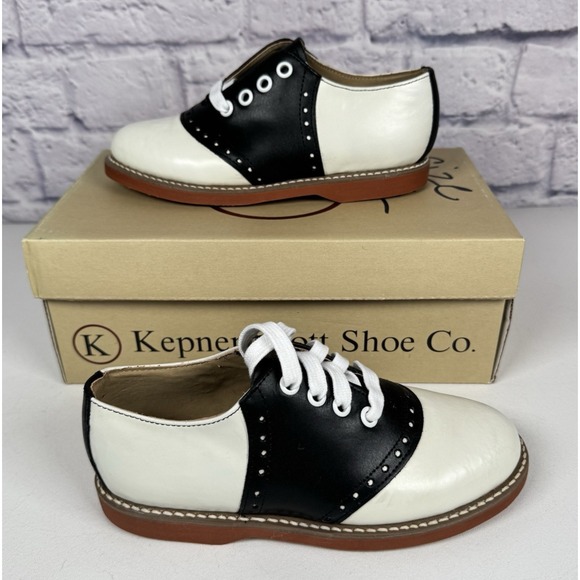 Kesco Other - Kesco Classic White Black Saddle Shoes Leather Oxford Uniform 4667 Girls 13.5 EE